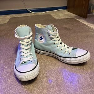 Women’s 9 light blue converse high tops